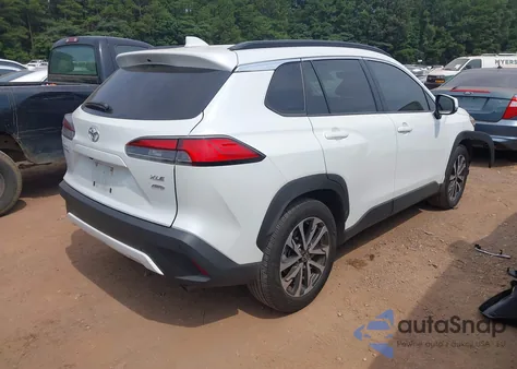 2022 Toyota Corolla Cross Xle from USA, damaged, VIN 7MUDAABG0NV027076